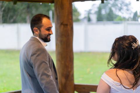 felipe-lopes-fotografia-fotografo-em-osorio-casamento-pre-wedding-ensaio-antes-da-recepcao-de-convidados-em-capao-da-canoa-fotos-do-encontro-dos-noivos'