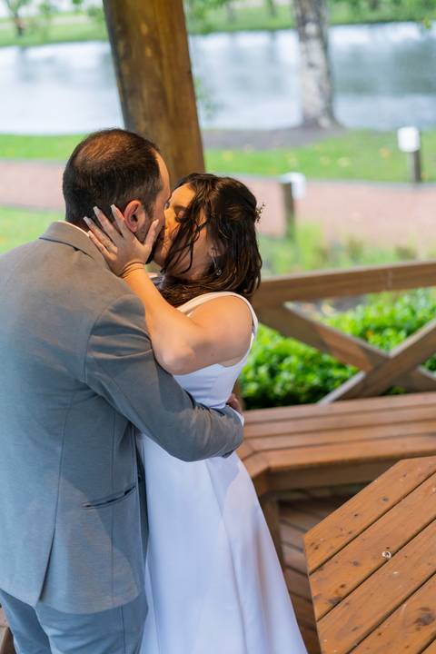 felipe-lopes-fotografia-fotografo-em-osorio-casamento-pre-wedding-ensaio-antes-da-recepcao-de-convidados-em-capao-da-canoa-fotos-do-encontro-dos-noivos'