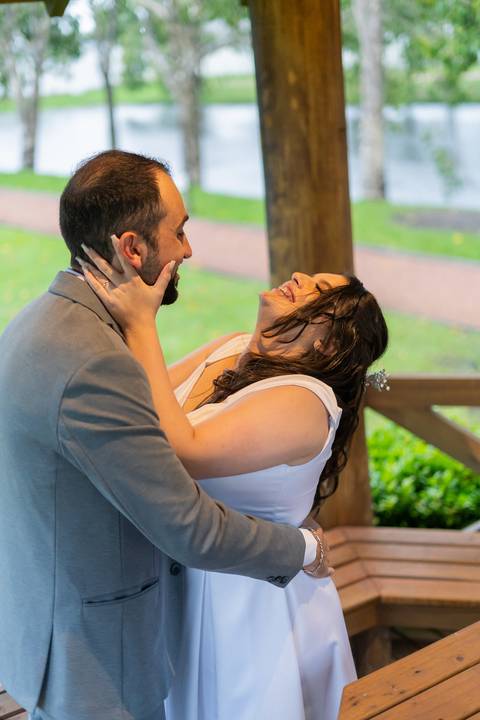 felipe-lopes-fotografia-fotografo-em-osorio-casamento-pre-wedding-ensaio-antes-da-recepcao-de-convidados-em-capao-da-canoa-fotos-do-encontro-dos-noivos'