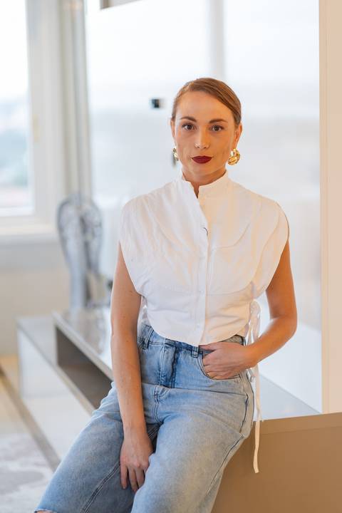 felipe-lopes-fotografia-fotografo-em-osorio-ensaio-empresarial-para-marca-de-roupa-feminina-fotos-internas-em-apartamento-em-capao-da-canoa-loja-de-roupa-feminina-juliana-correia'