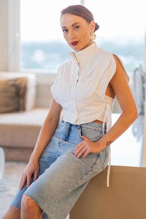 felipe-lopes-fotografia-fotografo-em-osorio-ensaio-empresarial-para-marca-de-roupa-feminina-fotos-internas-em-apartamento-em-capao-da-canoa-loja-de-roupa-feminina-juliana-correia'