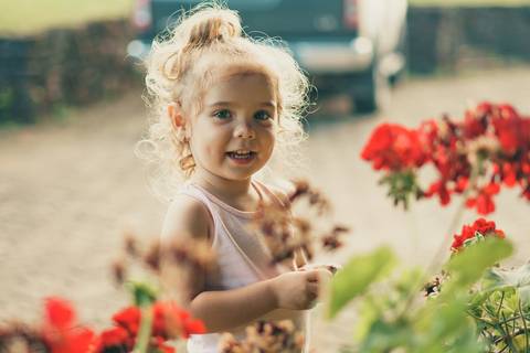 felipe-lopes-fotografia-fotografo-em-osorio-ensaio-de-familia-no-hotel-estribo-em-santo-antonio-da-patrulha-ensaio-na-natureza-espontaneo-piquinique-banho-de-mangueira'