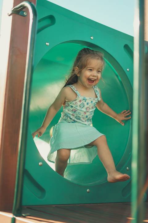 felipe-lopes-fotografia-fotografo-em-osorio-ensaio-de-familia-no-hotel-estribo-em-santo-antonio-da-patrulha-ensaio-na-natureza-espontaneo-piquinique-banho-de-mangueira'