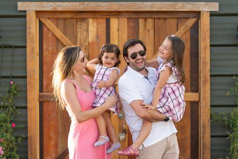 felipe-lopes-fotografia-fotografo-em-osorio-ensaio-de-familia-com-criancas-externo-na-natureza-espontaneo-divertido-brincadeiras-no-hotel-estribo-em-santo-antonio-da-patrulha-RS'