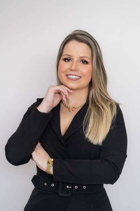 felipe-lopes-fotografia-fotografo-em-osorio-ensaio-empresarial-de-empresaria-social-midia-marketing-em-casa-em-tramandai'