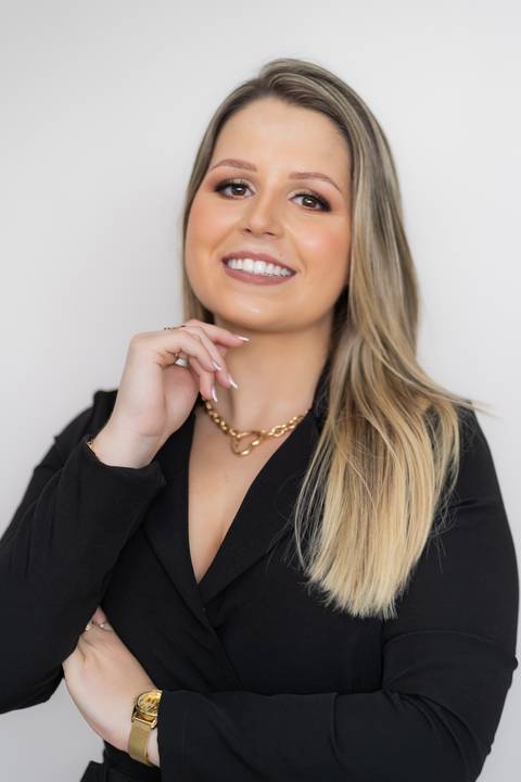 felipe-lopes-fotografia-fotografo-em-osorio-ensaio-empresarial-de-empresaria-social-midia-marketing-em-casa-em-tramandai'