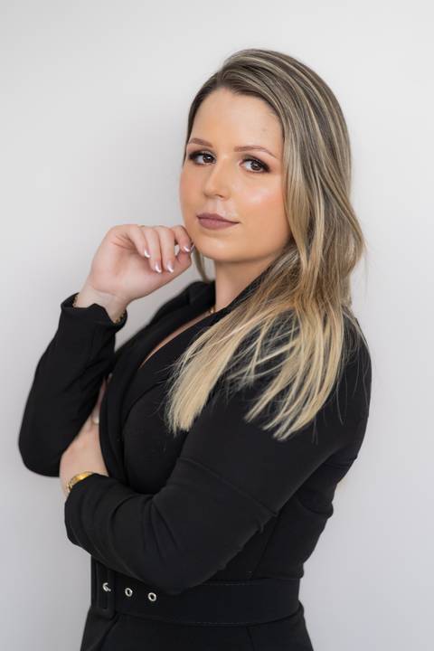 felipe-lopes-fotografia-fotografo-em-osorio-ensaio-empresarial-de-empresaria-social-midia-marketing-em-casa-em-tramandai'