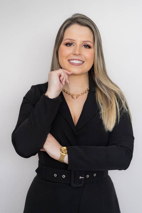 felipe-lopes-fotografia-fotografo-em-osorio-ensaio-empresarial-de-empresaria-social-midia-marketing-em-casa-em-tramandai'