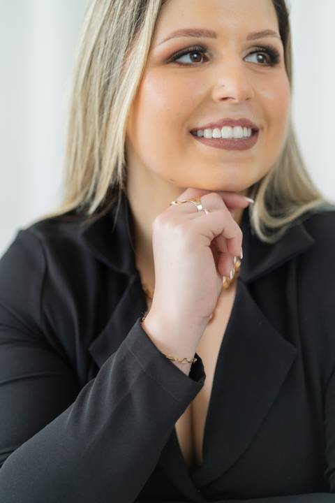 felipe-lopes-fotografia-fotografo-em-osorio-ensaio-empresarial-de-empresaria-social-midia-marketing-em-casa-em-tramandai'