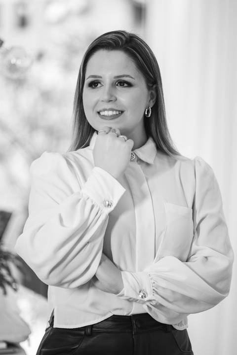 felipe-lopes-fotografia-fotografo-em-osorio-ensaio-empresarial-de-empresaria-social-midia-marketing-em-casa-em-tramandai'