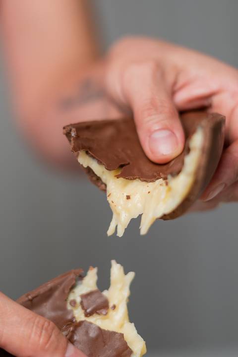 felipe-lopes-fotografia-fotografo-em-osorio-ensaio-empresarial-de-produtos-para-marca-de-doces-amor-brigadeiros-gourmet-osorio-tramandai-RS'