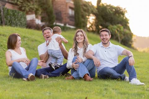 felipe-lopes-fotografia-fotografo-em-osorio-ensaio-de-familia-externo-na-natureza-espontaneo-natural-com-crianca-no-hotel-estribo-em-santo-antonio-da-patrulha-RS'