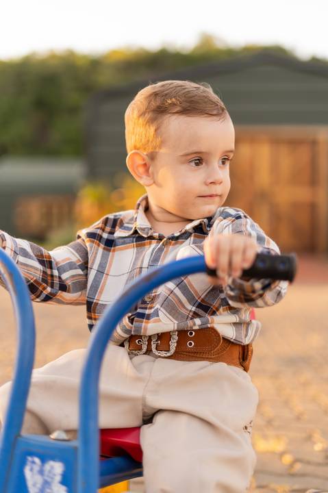 felipe-lopes-fotografia-fotografo-em-osorio-ensaio-de-familia-externo-na-natureza-espontaneo-natural-com-crianca-no-hotel-estribo-em-santo-antonio-da-patrulha-RS'