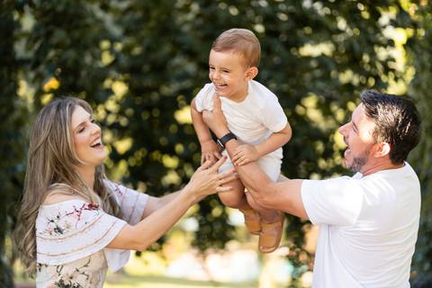 felipe-lopes-fotografia-fotografo-em-osorio-ensaio-de-familia-externo-na-natureza-espontaneo-natural-com-crianca-no-hotel-estribo-em-santo-antonio-da-patrulha-RS'