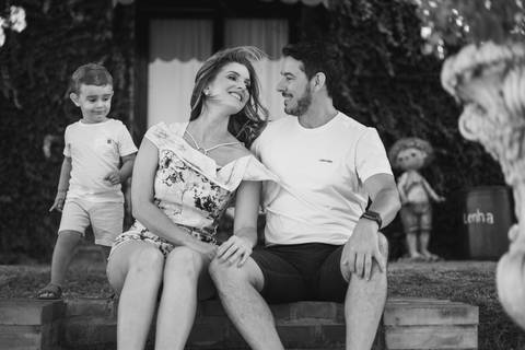 felipe-lopes-fotografia-fotografo-em-osorio-ensaio-de-familia-externo-na-natureza-espontaneo-natural-com-crianca-no-hotel-estribo-em-santo-antonio-da-patrulha-RS'