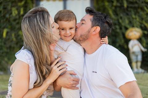 felipe-lopes-fotografia-fotografo-em-osorio-ensaio-de-familia-externo-na-natureza-espontaneo-natural-com-crianca-no-hotel-estribo-em-santo-antonio-da-patrulha-RS'