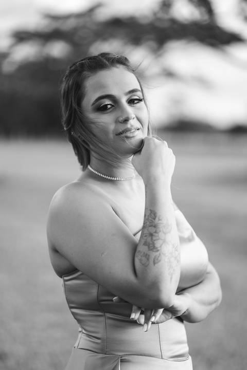 felipe-lopes-fotografia-fotografo-em-osorio-ensaio-de-formatura-externo-no-por-do-sol-com-vestido-no-celeiro-aparecida-em-osorio-RS'