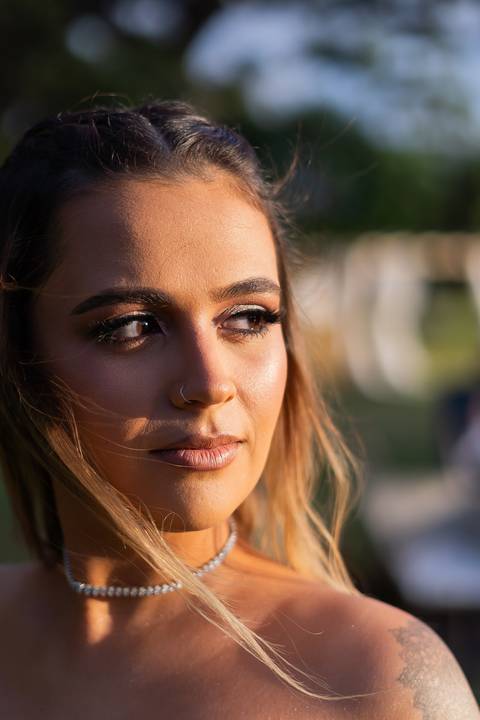 felipe-lopes-fotografia-fotografo-em-osorio-festa-de-formatura--formanda-em-medicina-veterinaria-no-celeiro-aparecida-em-osorio-recepcao-externa-no-por-do-sol'