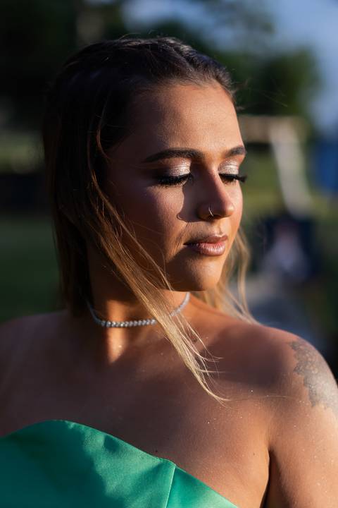 felipe-lopes-fotografia-fotografo-em-osorio-festa-de-formatura--formanda-em-medicina-veterinaria-no-celeiro-aparecida-em-osorio-recepcao-externa-no-por-do-sol'