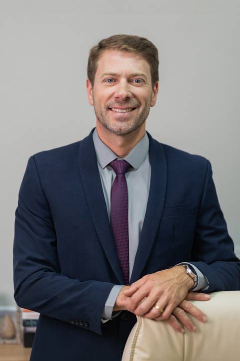 felipe-lopes-fotografia-fotografo-em-osorio-ensaio-empresarial-medico-cirurgiao-fotos-em-consultorio'