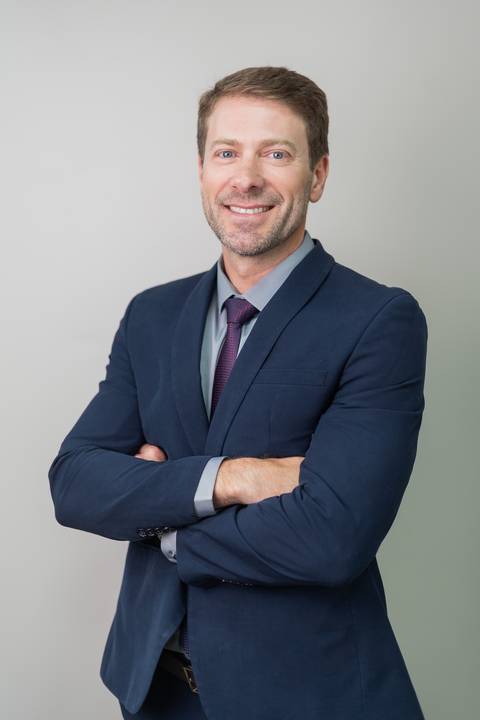 felipe-lopes-fotografia-fotografo-em-osorio-ensaio-empresarial-medico-cirurgiao-fotos-em-consultorio'