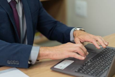 felipe-lopes-fotografia-fotografo-em-osorio-ensaio-empresarial-medico-cirurgiao-fotos-em-consultorio'