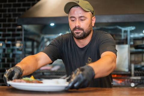 felipe-lopes-fotografia-fotografo-em-osorio-ensaio-empresarial-pra-marca-fotos-de-comida-restaurante-parrilla-da-montanha'