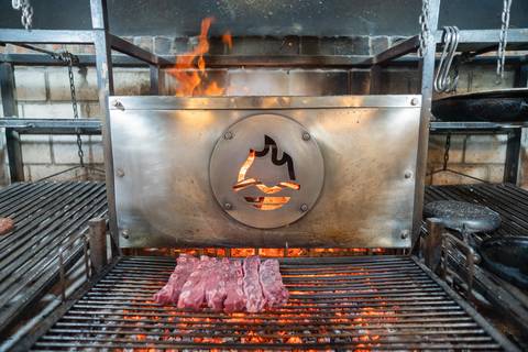 felipe-lopes-fotografia-fotografo-em-osorio-ensaio-empresarial-pra-marca-fotos-de-comida-restaurante-parrilla-da-montanha'