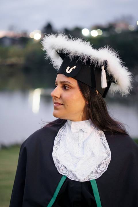 felipe-lopes-fotografia-fotografo-em-osorio-cerimonia-de-colacao-de-grau-unisinos-direito-sao-leopoldo-ensaio-de-formatura-prova-de-toga-pre-cerimonia-no-campus-unisinos'