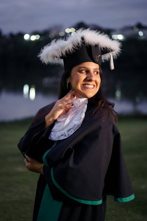 felipe-lopes-fotografia-fotografo-em-osorio-cerimonia-de-colacao-de-grau-unisinos-direito-sao-leopoldo-ensaio-de-formatura-prova-de-toga-pre-cerimonia-no-campus-unisinos'