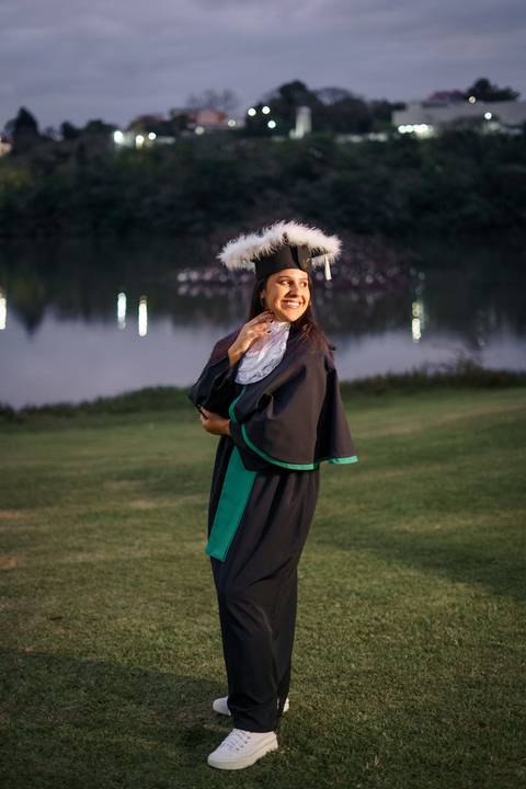 felipe-lopes-fotografia-fotografo-em-osorio-cerimonia-de-colacao-de-grau-unisinos-direito-sao-leopoldo-ensaio-de-formatura-prova-de-toga-pre-cerimonia-no-campus-unisinos'