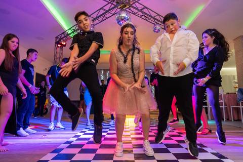 felipe-lopes-fotografia-fotografo-em-osorio-festa-de-15-anos-debutante-em-tramandai-rio-grande-do-sul-fotos-da-festa-balada'