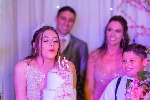 felipe-lopes-fotografia-fotografo-em-osorio-festa-de-15-anos-debutante-em-tramandai-rio-grande-do-sul-fotos-das-homenagens-e-entrega-do-anel'