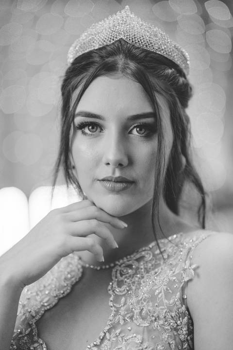 felipe-lopes-fotografia-fotografo-em-osorio-festa-de-15-anos-debutante-em-tramandai-rio-grande-do-sul-fotos-posadas-na-decoracao-com-rosas'