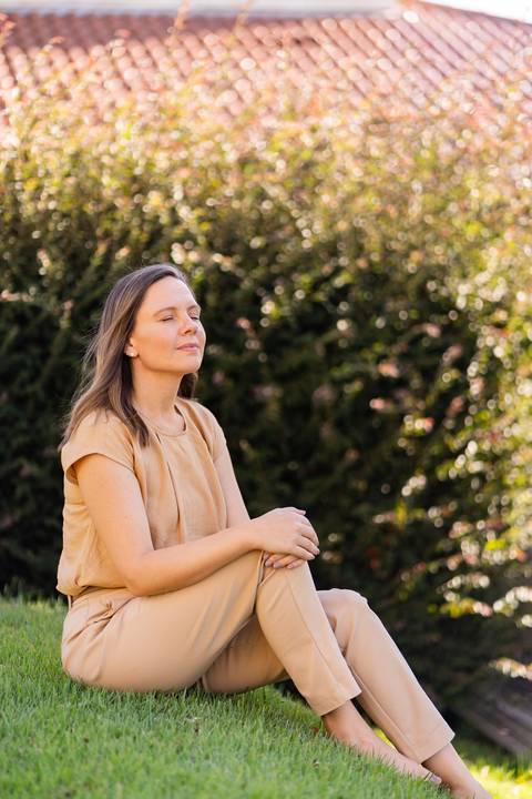 felipe-lopes-fotografia-fotografo-em-osorio-ensaio-empresarial-da-alice-knop-freire-em-casa-fotos-espontaneas-despojadas-profissionais-em-santo-antonio-da-patrulha-rio-grande-do-sul'