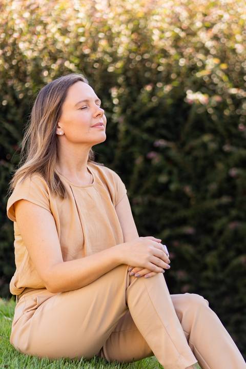 felipe-lopes-fotografia-fotografo-em-osorio-ensaio-empresarial-da-alice-knop-freire-em-casa-fotos-espontaneas-despojadas-profissionais-em-santo-antonio-da-patrulha-rio-grande-do-sul'