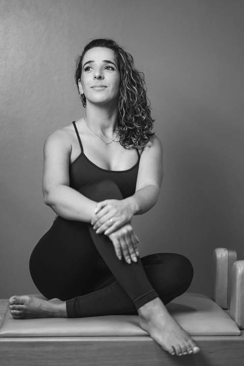 felipe-lopes-fotografia-fotografo-em-osorio-ensaio-empresarial-da-alice-knop-freire-em-casa-fotos-espontaneas-despojadas-profissionais-em-santo-antonio-da-patrulha-rio-grande-do-sul'