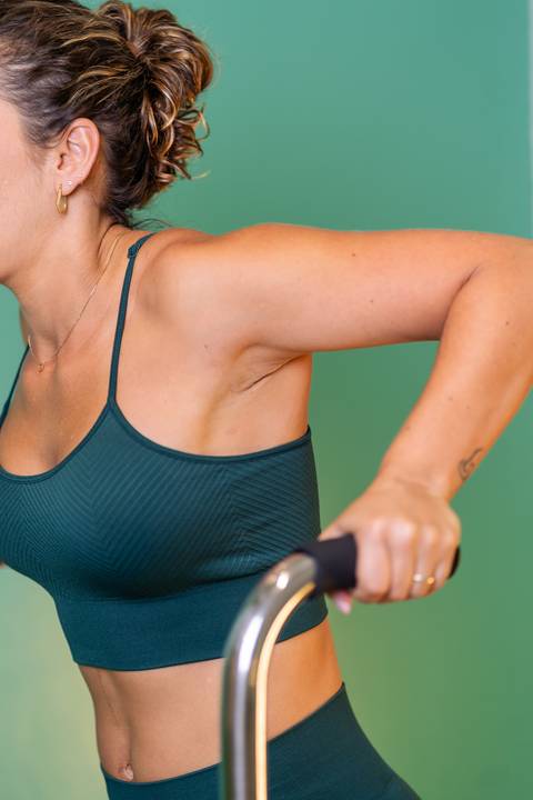 felipe-lopes-fotografia-fotografo-em-osorio-ensaio-empresarial-da-alice-knop-freire-em-casa-fotos-espontaneas-despojadas-profissionais-em-santo-antonio-da-patrulha-rio-grande-do-sul'