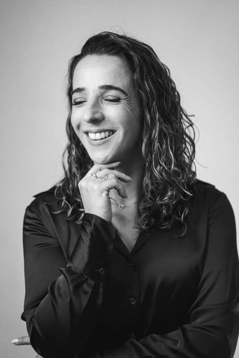 felipe-lopes-fotografia-fotografo-em-osorio-ensaio-empresarial-da-alice-knop-freire-em-casa-fotos-espontaneas-despojadas-profissionais-em-santo-antonio-da-patrulha-rio-grande-do-sul'