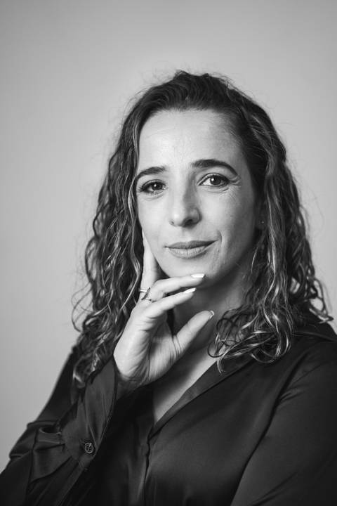 felipe-lopes-fotografia-fotografo-em-osorio-ensaio-empresarial-da-alice-knop-freire-em-casa-fotos-espontaneas-despojadas-profissionais-em-santo-antonio-da-patrulha-rio-grande-do-sul'