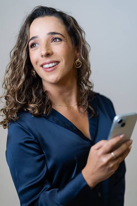 felipe-lopes-fotografia-fotografo-em-osorio-ensaio-empresarial-da-alice-knop-freire-em-casa-fotos-espontaneas-despojadas-profissionais-em-santo-antonio-da-patrulha-rio-grande-do-sul'