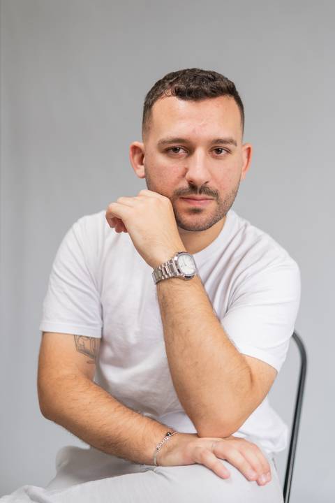 felipe-lopes-fotografia-fotografo-em-osorio-ensaio-empresarial-de-socios-homens-de-empresa-de-co-working-nuvem-espaco-criativo-retratos-corporativos-em-estudio'