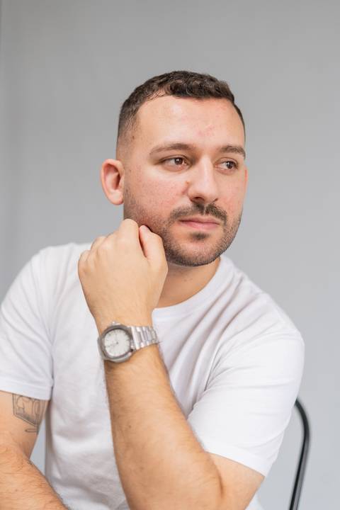 felipe-lopes-fotografia-fotografo-em-osorio-ensaio-empresarial-de-socios-homens-de-empresa-de-co-working-nuvem-espaco-criativo-retratos-corporativos-em-estudio'