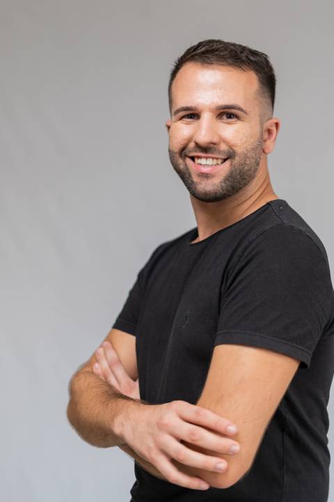 felipe-lopes-fotografia-fotografo-em-osorio-ensaio-empresarial-de-socios-homens-de-empresa-de-co-working-nuvem-espaco-criativo-retratos-corporativos-em-estudio'