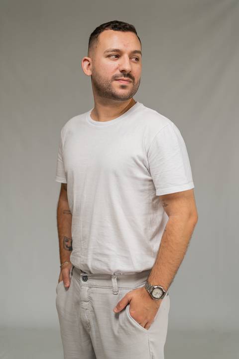 felipe-lopes-fotografia-fotografo-em-osorio-ensaio-empresarial-de-socios-homens-de-empresa-de-co-working-nuvem-espaco-criativo-retratos-corporativos-em-estudio'