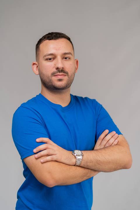 felipe-lopes-fotografia-fotografo-em-osorio-ensaio-empresarial-de-socios-homens-de-empresa-de-co-working-nuvem-espaco-criativo-retratos-corporativos-em-estudio'