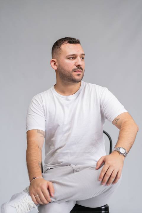 felipe-lopes-fotografia-fotografo-em-osorio-ensaio-empresarial-de-socios-homens-de-empresa-de-co-working-nuvem-espaco-criativo-retratos-corporativos-em-estudio'