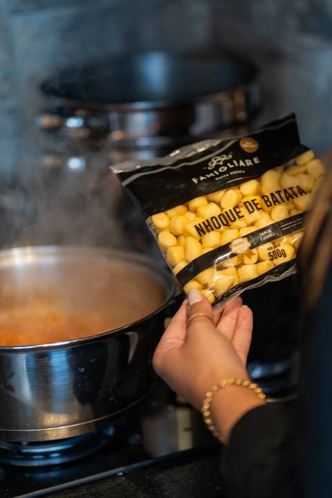 felipe-lopes-fotografia-fotografo-em-osorio-ensaio-empresarial-de-marca-de-comida-massas-famigliare-fotos-para-acervo-criacao-de-conteudo-nas-redes'