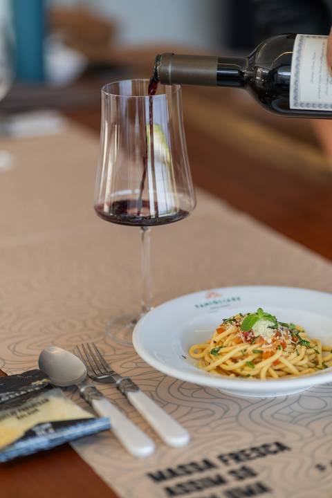 felipe-lopes-fotografia-fotografo-em-osorio-ensaio-empresarial-de-marca-de-comida-massas-famigliare-fotos-para-acervo-criacao-de-conteudo-nas-redes'