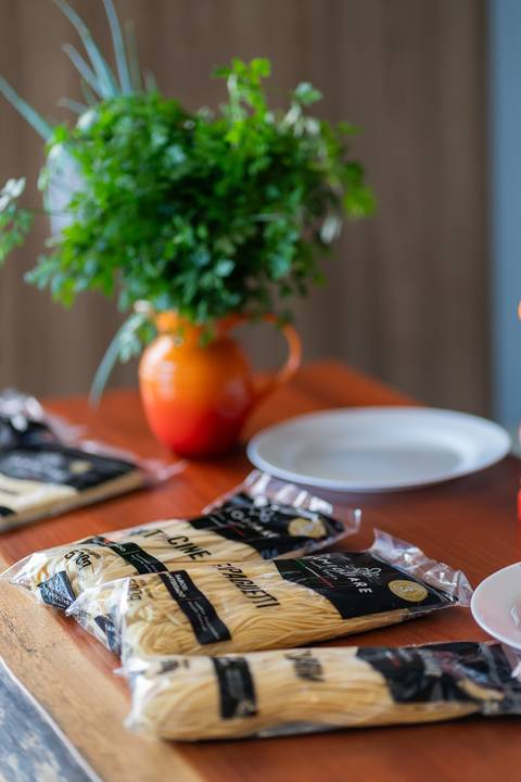 felipe-lopes-fotografia-fotografo-em-osorio-ensaio-empresarial-de-marca-de-comida-massas-famigliare-fotos-para-acervo-criacao-de-conteudo-nas-redes'